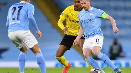 Kevin de Bruyne ouvre le score pour Manchester City face à Dortmund, mardi 6 avril. (PAUL ELLIS / AFP)