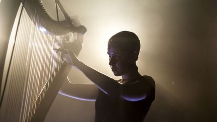 La chanteuse et harpiste bretonne Laura Perrudin.
 (Nicolas Joubard)