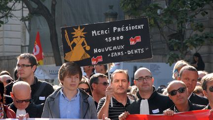 Les huissiers d&eacute;filent, &agrave; Paris, lundi 15 septembre 2014.&nbsp; (CITIZENSIDE/PATRICE PIERROT / CITIZENSIDE / AFP)