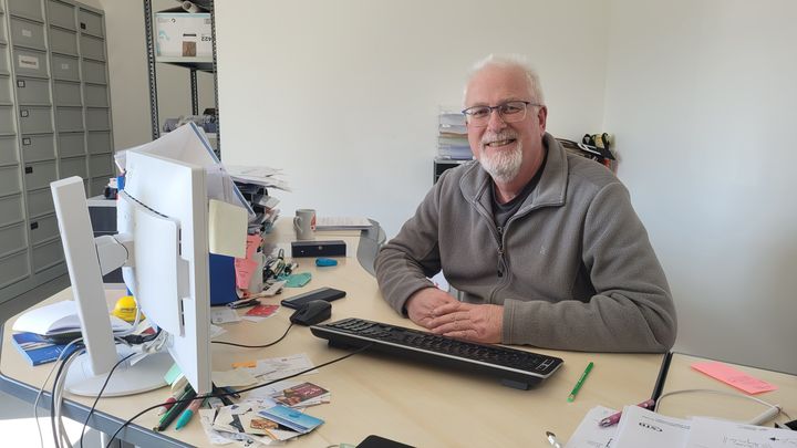 Erlé Boulaire, le président de la Capeb des Côtes d'Armor, a manifesté plusieurs fois avec ses salariés dans les rues de Saint-Brieuc, à rebours avec la direction nationale du syndicat patronal. (THOMAS GIRAUDEAU / RADIO FRANCE)