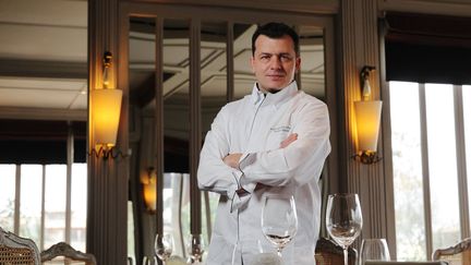 Nicolas Masse, chef&nbsp;au restaurant&nbsp;La Grand’Vigne&nbsp;des Sources de Caudalie à&nbsp;Martillac (Gironde). (BONNAUD GUILLAUME / MAXPPP)