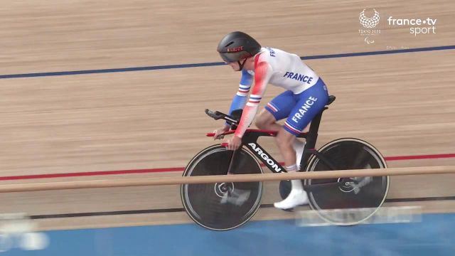 Le Français Kevin Le Cunff s'empare provisoirement du record du monde de la poursuite C5 mais cela ne suffit pas pour se qualifier pour la finale. 4e temps au terme de la séance de qualifications, il visera la médaille de bronze.