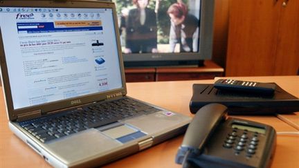 Le "triple play" qui désigne l'offre alliant Internet, téléphonie fixe et télévision, devrait être davantage taxé. (AFP - Thomas Coex)