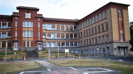 L'hôpital Raymond Poincaré de Garches, dans les Hauts-de-Seine, le 14 août 2015. (STEPHANE DE SAKUTIN / AFP)