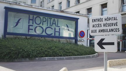 L'aide-soignant exercait à l'hôpital Foch de Suresnes (Hauts-de-Seine) au moment des faits, qui remontent en 2015. (MAXPPP)