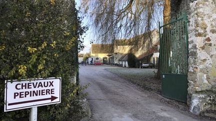 A Magny-les-Hameaux, les écuries du cheval de la cavalière retrouvée pendue en forêt de Rambouillet (janvier 2011) (AFP / Boris Horvat)