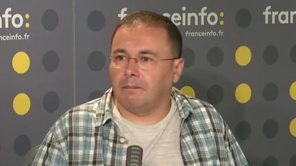 Le brigadier-chef Amar Benmohamed, dans les studios de franceinfo, mardi 28 juillet 2020. (FRANCEINFO / RADIO FRANCE)