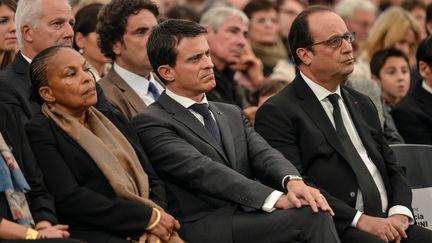 Christiane Taubira, Manuel Valls et François Hollande, lors d'une cérémonie d'hommage à Petit-Palais (Gironde), le 27 octobre 2015. (UGO AMEZ / SIPA)