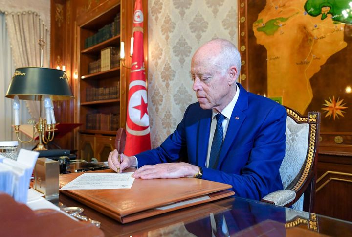 Le président tunisien, Kaïs Saïed, à son bureau au palais de Carthage, près de Tunis, le 2 janvier 2020 (CHINE NOUVELLE/SIPA / XINHUA)