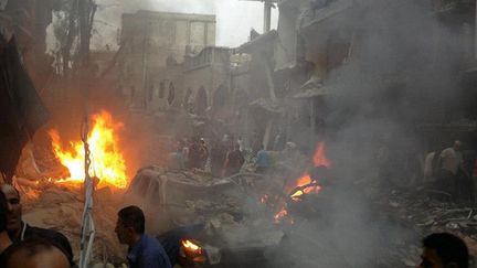 Apr&egrave;s un attentat &agrave; la voiture pi&eacute;g&eacute;e dans le sud de Damas, en Syrie, le 26 octobre 2012. ( AFP)