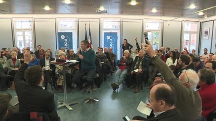 Dans le cadre du grand débat national, la mairie de Palaiseau (Essonne) organise des discussions sur plusieurs thématiques. (CAPTURE D'ÉCRAN FRANCE 3)