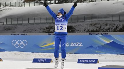 Anaïs Chevalier-Bouchet réagit au micro de France Télévisions après sa superbe course sur le 15 km individuel en biathlon. La Française, 2e au moment de l'interview, confie qu'elle avait le "flow".