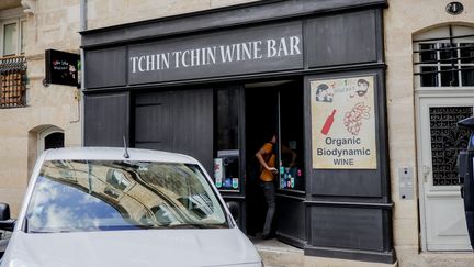 Le bar de Bordeaux (Gironde) où une quinzaine de cas suspects de botulisme, dont un mortel, ont été signalés début septembre 2023. (GUILLAUME BONNAUD / MAXPPP)