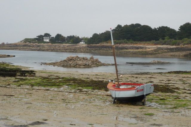 Le misainier "Amzer Zo" de Philippe Bail, le 4 mai 2009, à Plougrescant (Côtes-d'Armor). (PHILIPPE BAIL)