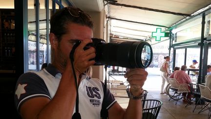  (Thibault, paparazzi à Saint-Tropez ©  Sandrine Etoa-Antegue - Radio France)