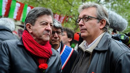 Le copr&eacute;sident du Parti de gauche, Jean-Luc M&eacute;lenchon, et le secr&eacute;taire g&eacute;n&eacute;ral du Parti communiste, Pierre Laurent, lors du d&eacute;fil&eacute; du 1er mai 2013, &agrave; Paris. (MAXPPP)