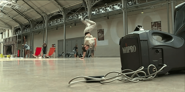 Le CentQuatre a été transformé en lieu d'entraînement des B-Boys. 
 (France 3 / Culturebox)