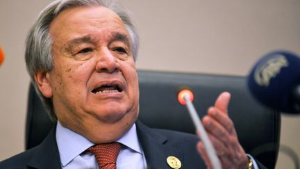 Le Secrétaire général de l'ONU Antonio Guterres lors d'une conférence de presse en marge du sommet de l'Union africaine à Addis Abeba, le 9 février 2020. (MICHAEL TEWELDE / AFP)