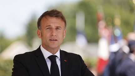 Emmanuel Macron lors d'une cérémonie marquant le 80e anniversaire du massacre d' Oradour-sur-Glane, dans le sud-ouest de la France, le 10 juin 2024. (LUDOVIC MARIN / POOL)