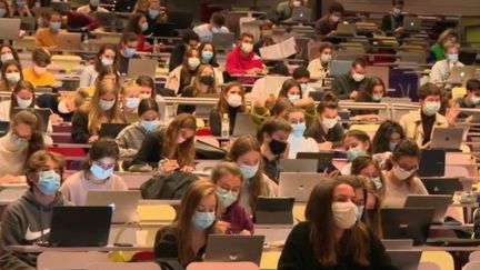 Coronavirus : les universités forcées de s’adapter