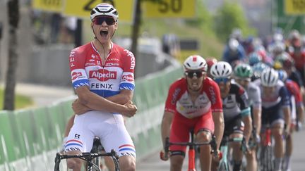 Mathieu Van der Poel s'est imposé sur la 3e étape du Tour de Suisse.&nbsp; (GIAN EHRENZELLER / KEYSTONE)