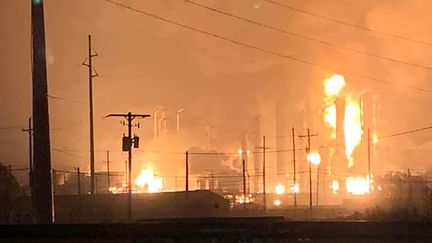 Une explosion est survenue dans une usine chimique du Texas (Etats-Unis), le 27 novembre 2019.&nbsp; (HANDOUT / COURTESY OF RYAN MATHEWSON / AFP)