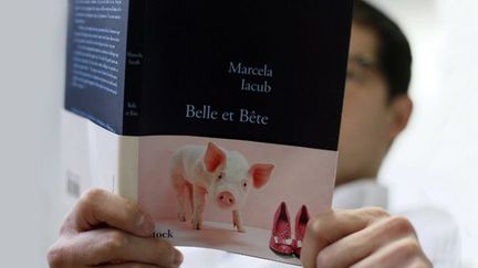 La couverture de "Belle et Bête" de Marcela Iacub
 (KENZO TRIBOUILLARD / AFP)