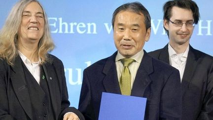 Karuki Murakami et Patti Smith à Berlin en 2014 pour le prix littéraire du journal Die Welt
 (Takehito Kudo / Yomiuri / The Yomiuri Shimbin / AFP)