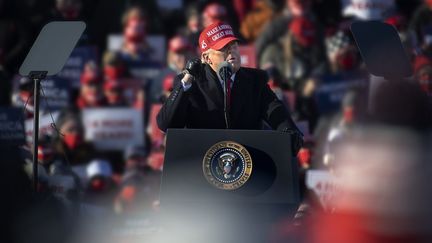 Le président américain Donald Trump lors d'un meeting à Avoca (Pennsylvanie), le 2 novembre 2020. (IVARSSON JERKER / AFTONBLADET / TT NEWS AGENCY / AFP)