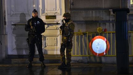 Bruxelles : dix suspects recherchés