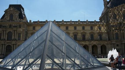 Le musée du Louvre organise cet été des ateliers pour les enfants dans trois départements d'Ile-de-France. 
 (Natalia Seliverstova / Sputnik / AFP)