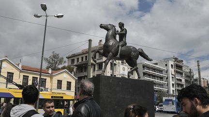 Une statue d'Alexandre le Grand a été dévoilée à Athènes (Grèce), le 19 avril 2019. (LOUISA GOULIAMAKI / AFP)