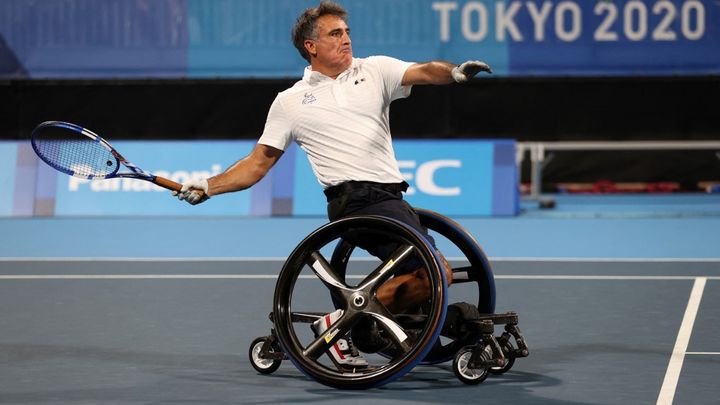 Stéphane Houdet durant le tournoi paralympique de Tokyo en 2021. (PICOUT GREGORY / AFP)