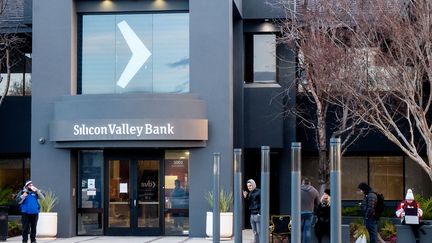 Une agence de la Silicon Valley Bank à Santa Clara, en Californie, le 13 mars 2023. (NOAH BERGER / AFP)