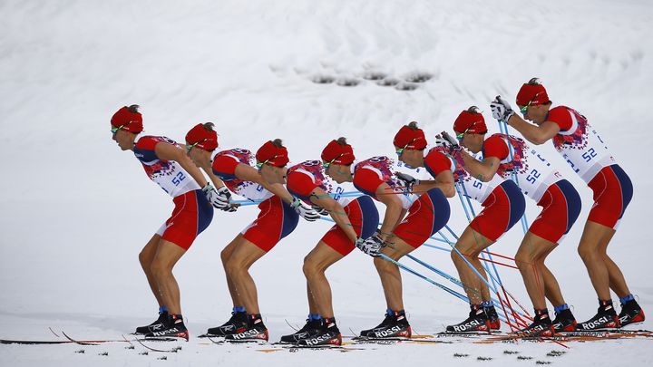 Le plant&eacute; du b&acirc;ton... du fondeur norv&eacute;gien Chris Andre, le 14 f&eacute;vrier 2014 &agrave; Sotchi (Russie). (KAI PFAFFENBACH / REUTERS)