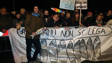 La manifestation des "Sardines", le 23 janvier 2020 à&nbsp;Bibbiano, une commune de la province de Reggio d'Émilie dans la région Émilie-Romagne en Italie. (ROBERTO BRANCOLINI / MAXPPP)