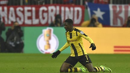 Le jeune joueur français de Dortmund Ousmane Dembelé (GUENTER SCHIFFMANN / AFP)