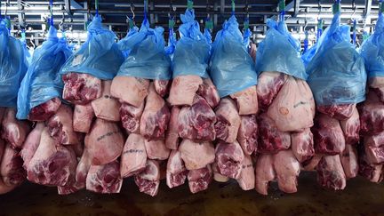 Une usine de salaison &agrave; Brennilis (Finist&egrave;re), le 8 mars 2015. (DAMIEN MEYER / AFP)