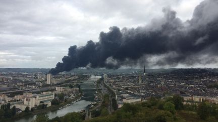 Incendie de l'usine Lubrizol à Rouen (Seine-Maritime), 26 septembre 2019. (ALEXANDRE BIORET / RADIO FRANCE)