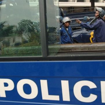 Poste de police à Kinshasa. (AFP PHOTO / LIONEL HEALING)