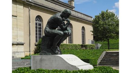 En 1900, le Pavillon de l&#039;Alma abritait la première grande rétrospective de Rodin à l&#039;occasion de l&#039;exposition universelle. Le sculpteur a faire reconstruire le pavillon à Meudon. Détruit en 1925, le bâtiment a été remplacé en 1930 par celui-ci, qui abrite le musée
 (Culturebox - FTV)