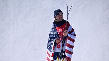 Le champion olympique du ski slopestyle Alexander Hall, le 16 févier 2022. (BEN STANSALL / AFP)