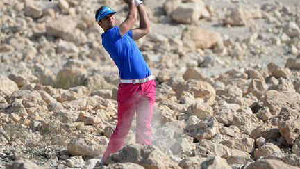 Le Su&eacute;dois Johan Carlsson au 18&egrave;me trou lors des Qatar Masters de golf &agrave; Doha (Qatar), le 23 janvier 2014. (ROSS KINNAIRD / GETTY IMAGES)