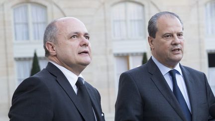 Bruno Le Roux et Jean-Christophe Cambadélis, le 15 novembre 2015, au Palais de l'Elysée.&nbsp; (CHRISTOPHE MORIN  / MAXPPP)