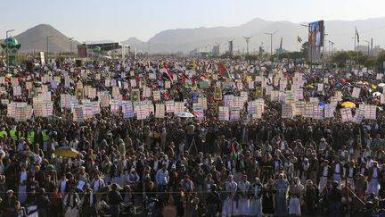 Des manifestants contre les frappes israéliennes, le 27 décembre 2024 à Sanaa (Yémen). (MOHAMMED HUWAIS / AFP)