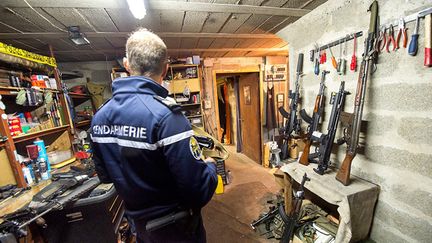 &nbsp; (Une centaine d'armes ont été saisies, dans une quarantaine de départements © SIRPA GENDARMERIE/ F. Balsamo)