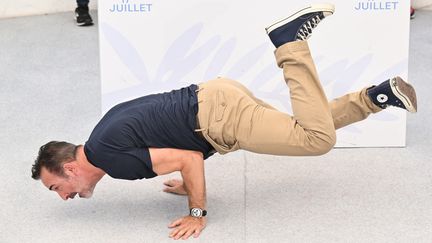 Jean Dujardin pendant la séance photo du film "OSS 117", Cannes 2021 (MUSTAFA YALCIN / ANADOLU AGENCY)