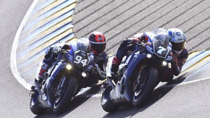 Les Yamaha se battent pour la victoire au Mans (JEAN-FRANCOIS MONIER / AFP)