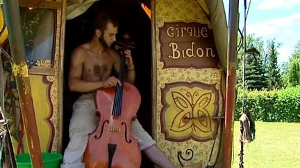 Le cirque Bidon en tournée
 (DR)