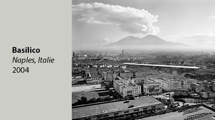 «Les architectes et les décideurs sont incapables de gérer le développement urbain …Les œuvres des grands architectes, bonnes ou mauvaises, sont le résultat d'une défaite, celle de faire de la ville une utopie de vie collective. Elles sont la preuve que personne ne pense l'urbanisme dans son ensemble. On perd le sens de l'histoire commune.» (Gabriele Basilico )